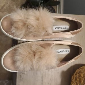 Steve madden pink fuzzy shoes 7.5
